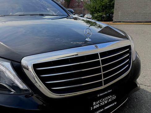 Used 2017 Mercedes-Benz S 550 4MATIC Sedan image 5