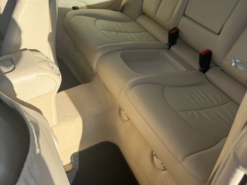 Used 2008 Mercedes-Benz CLK 350 Coupe image 9