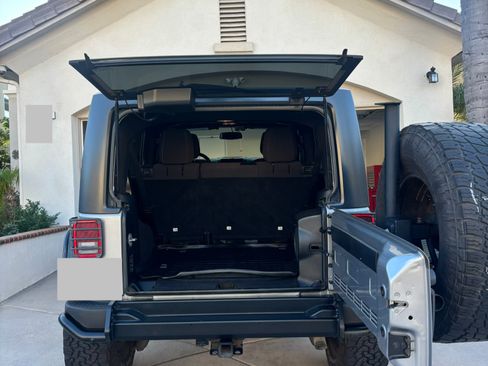 Used 2013 Jeep Wrangler Unlimited Sahara w/ Connectivity Group image 5