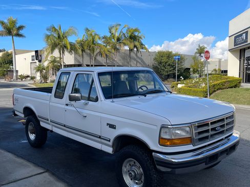 Used 1997 Ford F250 4x4 SuperCab Heavy Duty image 2
