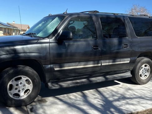 Used 2004 Chevrolet Suburban LS RWD image 9