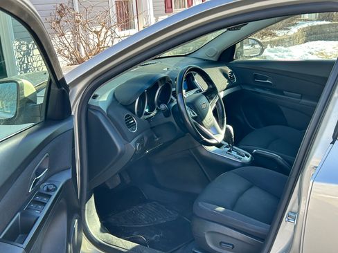 Used 2013 Chevrolet Cruze LT image 9