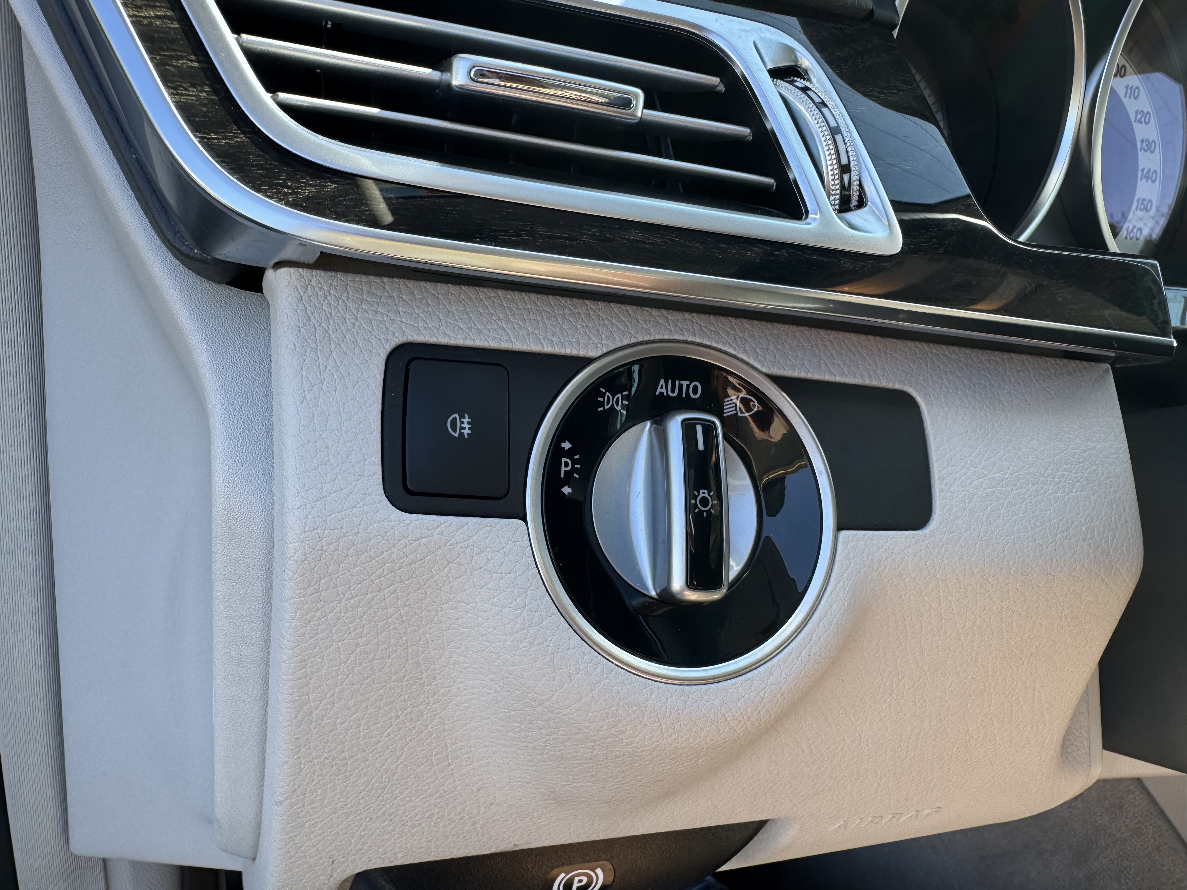 Used 2014 Mercedes-Benz E 350 Sedan image 29