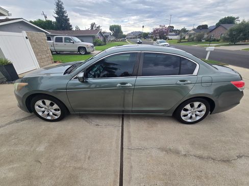 Used 2010 Honda Accord EX-L image 1