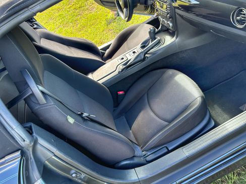 Used 2014 MAZDA MX-5 Miata Sport image 15