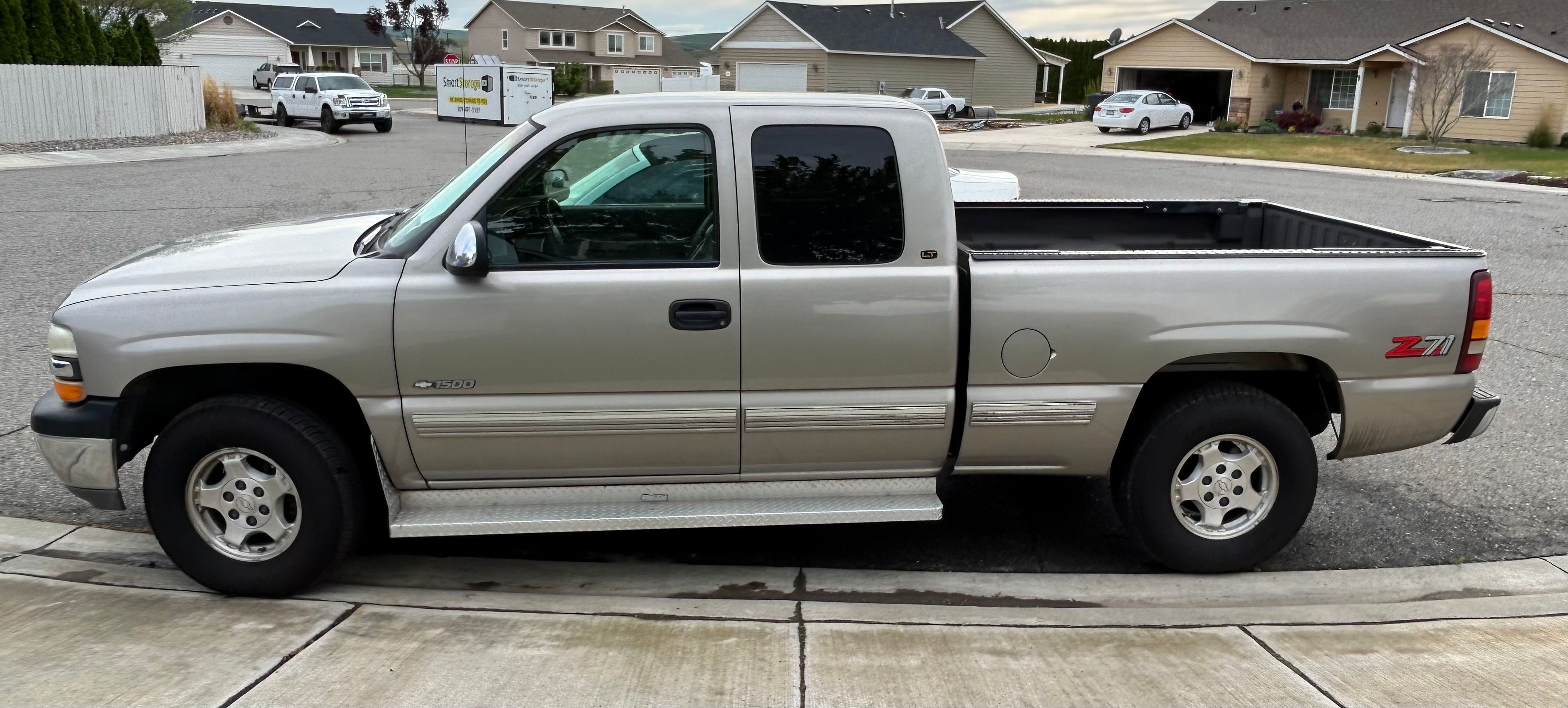 Used 1999 Chevrolet Silverado 1500 LT w/ Off-Road Chassis Pkg AWD/4WD image 2