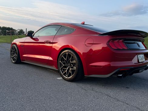 Used 2022 Ford Mustang GT Premium w/ Equipment Group 401A RWD image 1