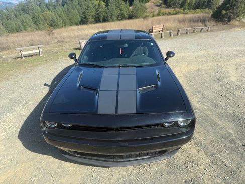 Used 2018 Dodge Challenger SXT w/ Blacktop Package image 5