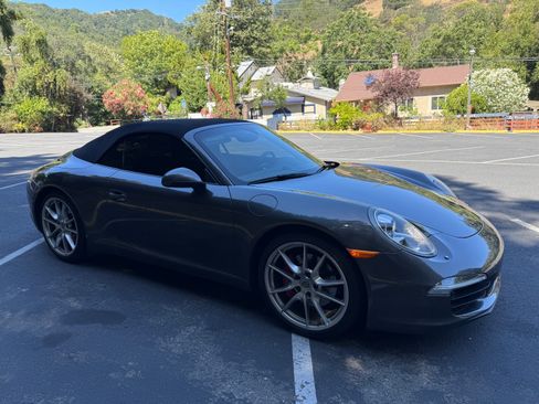 Used 2014 Porsche 911 Carrera S RWD image 2