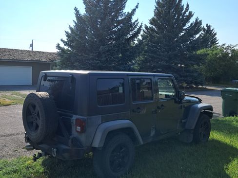 Used 2008 Jeep Wrangler Unlimited Rubicon w/ Dual Top Group AWD/4WD image 5