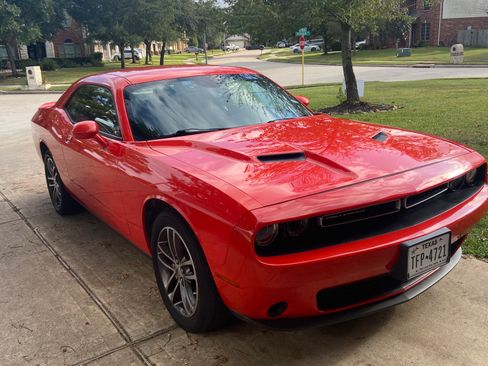 Used 2019 Dodge Challenger SXT w/ Cold Weather Group image 1