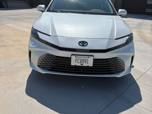 Used 2026 Toyota Camry XLE AWD/4WD image 2