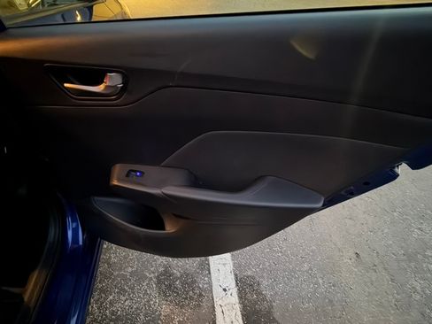 Used 2022 Hyundai Accent SE image 12