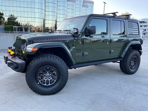 Used 2022 Jeep Wrangler Unlimited Rubicon w/ Xtreme Recon 35" Tire Package image 4