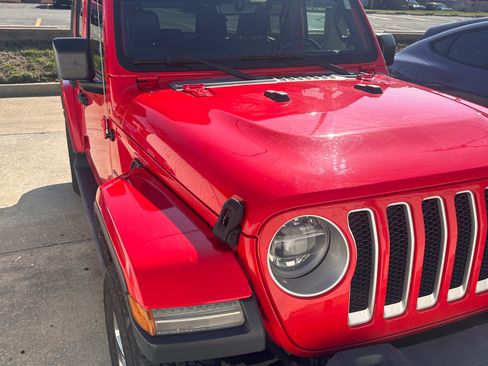 Used 2018 Jeep Wrangler Unlimited Sahara image 1
