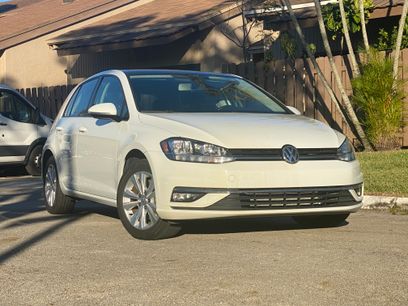 Used 2018 Volkswagen Golf SE