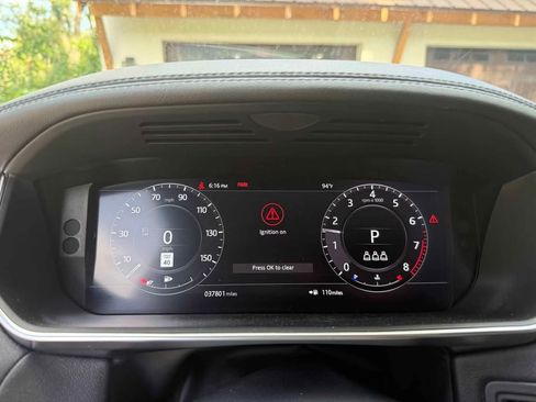 Used 2018 Land Rover Range Rover Sport HSE image 13