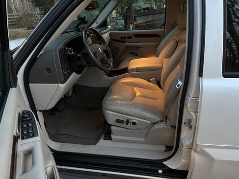 Used 2006 Cadillac Escalade EXT image 6