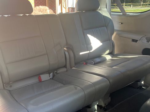 Used 2006 Toyota Sequoia Limited AWD/4WD image 10