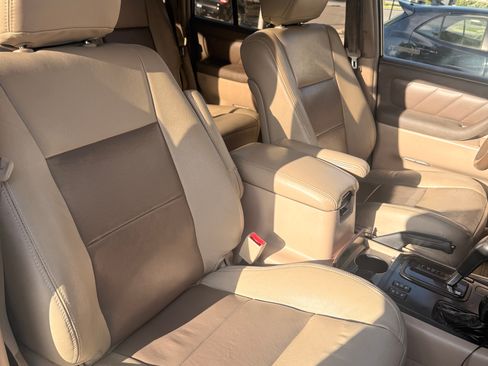 Used 1999 Toyota Land Cruiser w/ Leather Trim Pkg AWD/4WD image 15