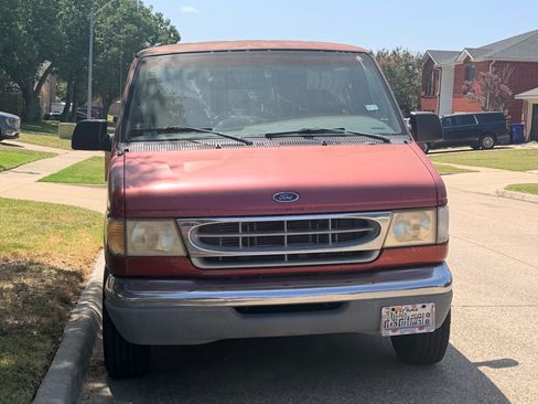 Used 1998 Ford E-350 and Econoline 350 Club Wagon RWD image 4