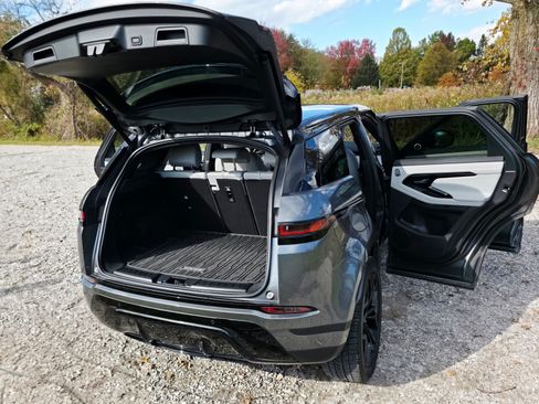 Used 2020 Land Rover Range Rover Evoque SE image 19