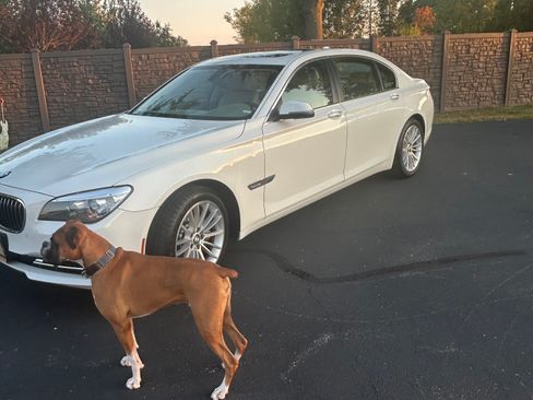 Used 2014 BMW 750Li xDrive AWD/4WD image 9