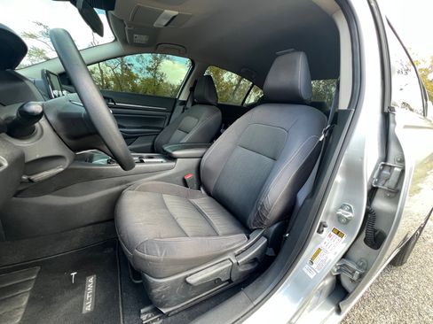 Used 2024 Nissan Altima 2.5 S image 12