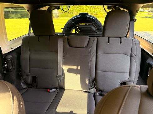 Used 2020 Jeep Wrangler Unlimited Sport AWD/4WD image 15