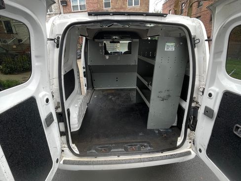 Used 2017 Nissan NV200 SV w/ Back Door Glass Package image 2