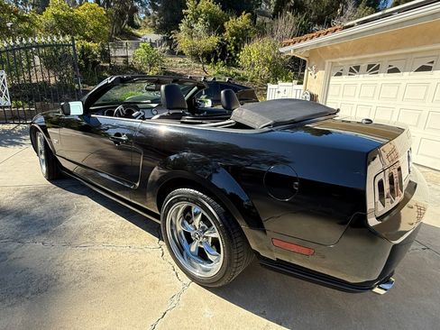 Used 2006 Ford Mustang GT Premium image 8