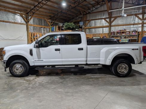 Used 2022 Ford F350 XLT image 1