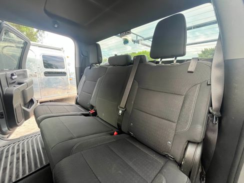 Used 2024 Chevrolet Silverado 2500 Custom w/ Custom Value Package image 13