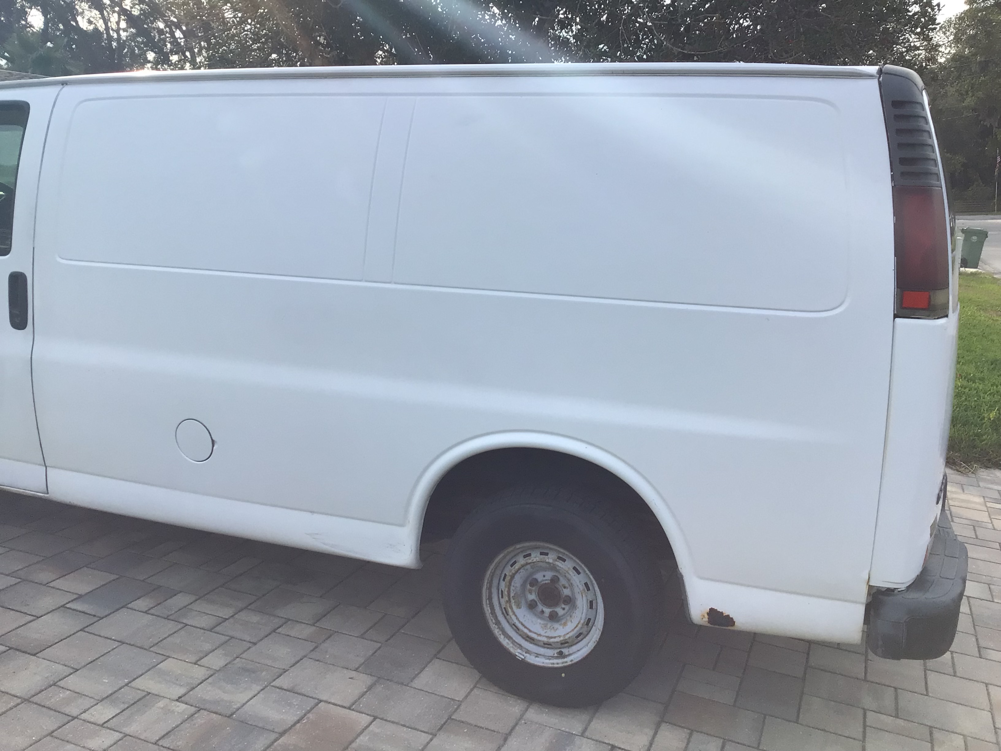 Used 2001 Chevrolet Express 1500 RWD image 5