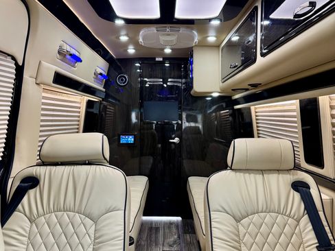 Used 2020 Mercedes-Benz Sprinter 3500 image 8