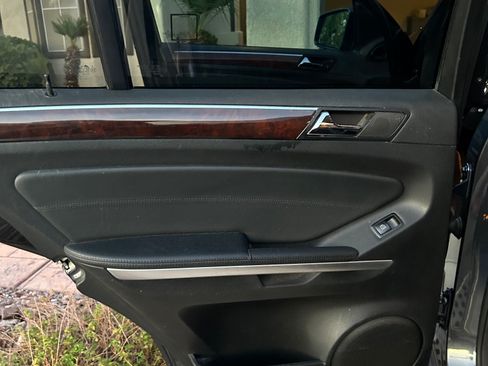 Used 2011 Mercedes-Benz ML 350 2WD image 4