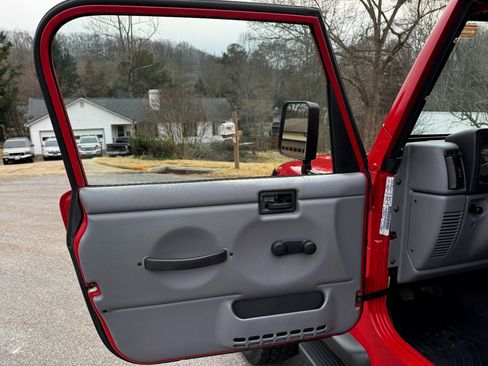 Used 1998 Jeep Wrangler SE image 21