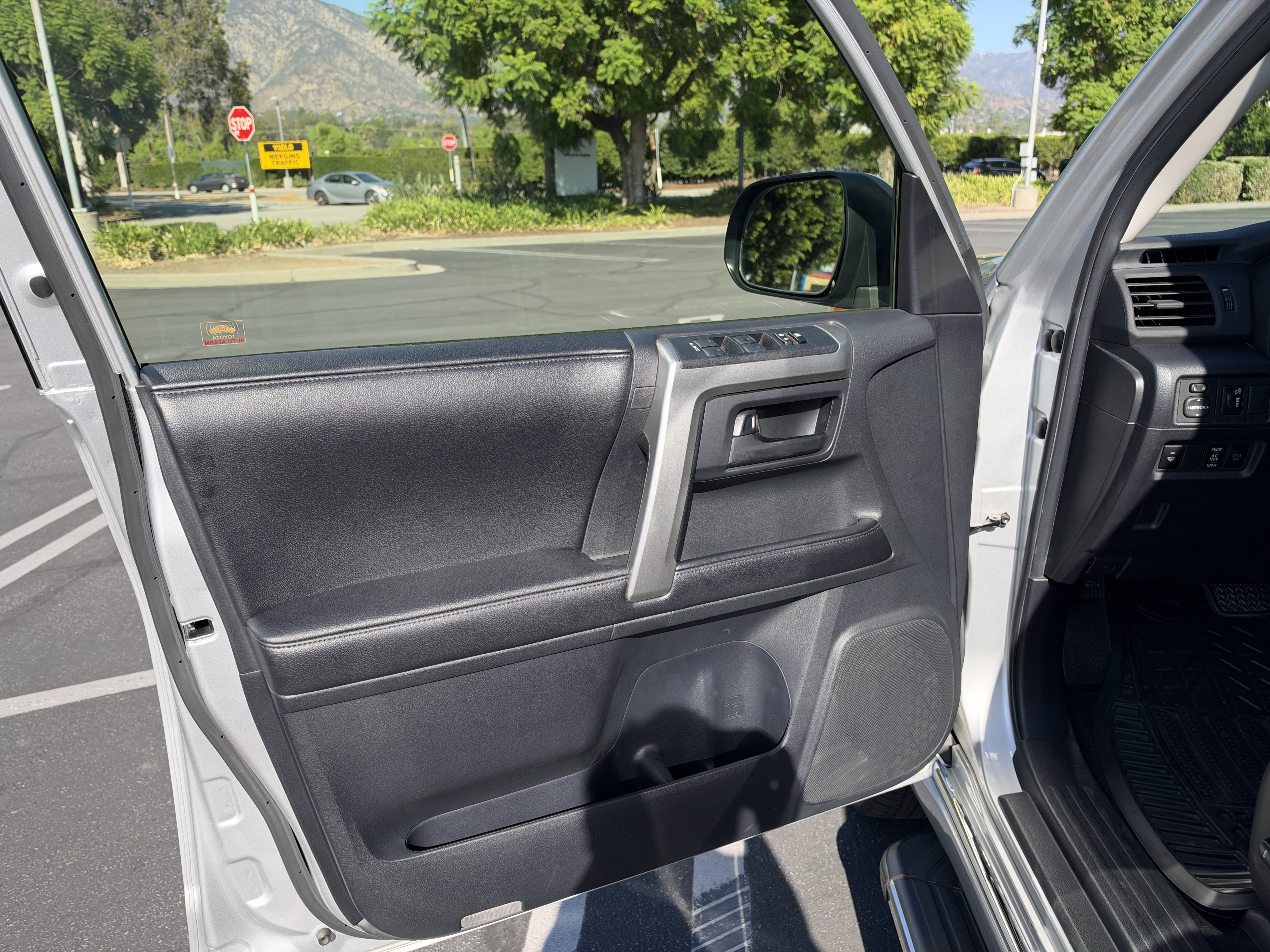 Used 2012 Toyota 4Runner Limited RWD image 17