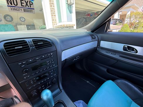 Used 2002 Ford Thunderbird image 11