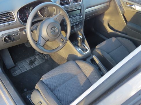 Used 2012 Volkswagen Golf 4-Door image 9
