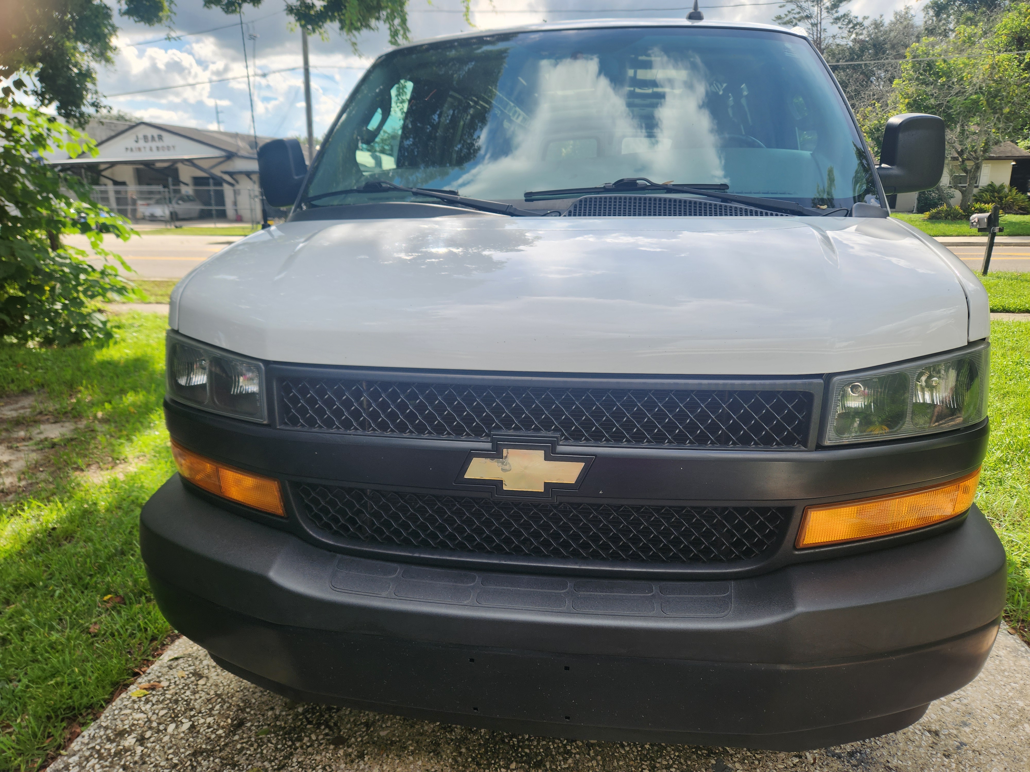 Used 2021 Chevrolet Express 2500 Extended w/ Driver Convenience Package RWD image 1