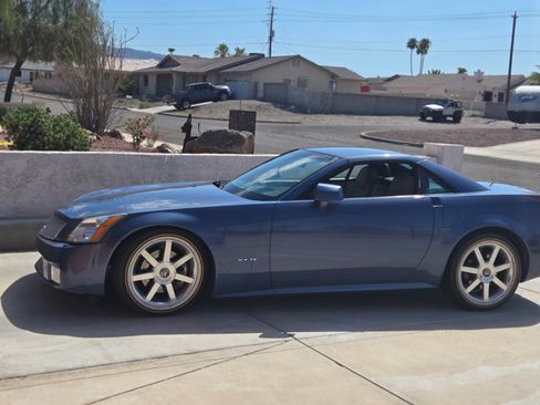 Used 2006 Cadillac XLR image 11