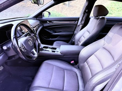 Used 2020 Honda Accord Sport image 9