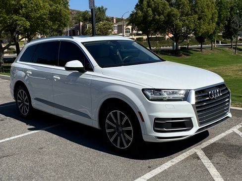 Used 2018 Audi Q7 3.0T Prestige w/ Prestige Package AWD/4WD image 2