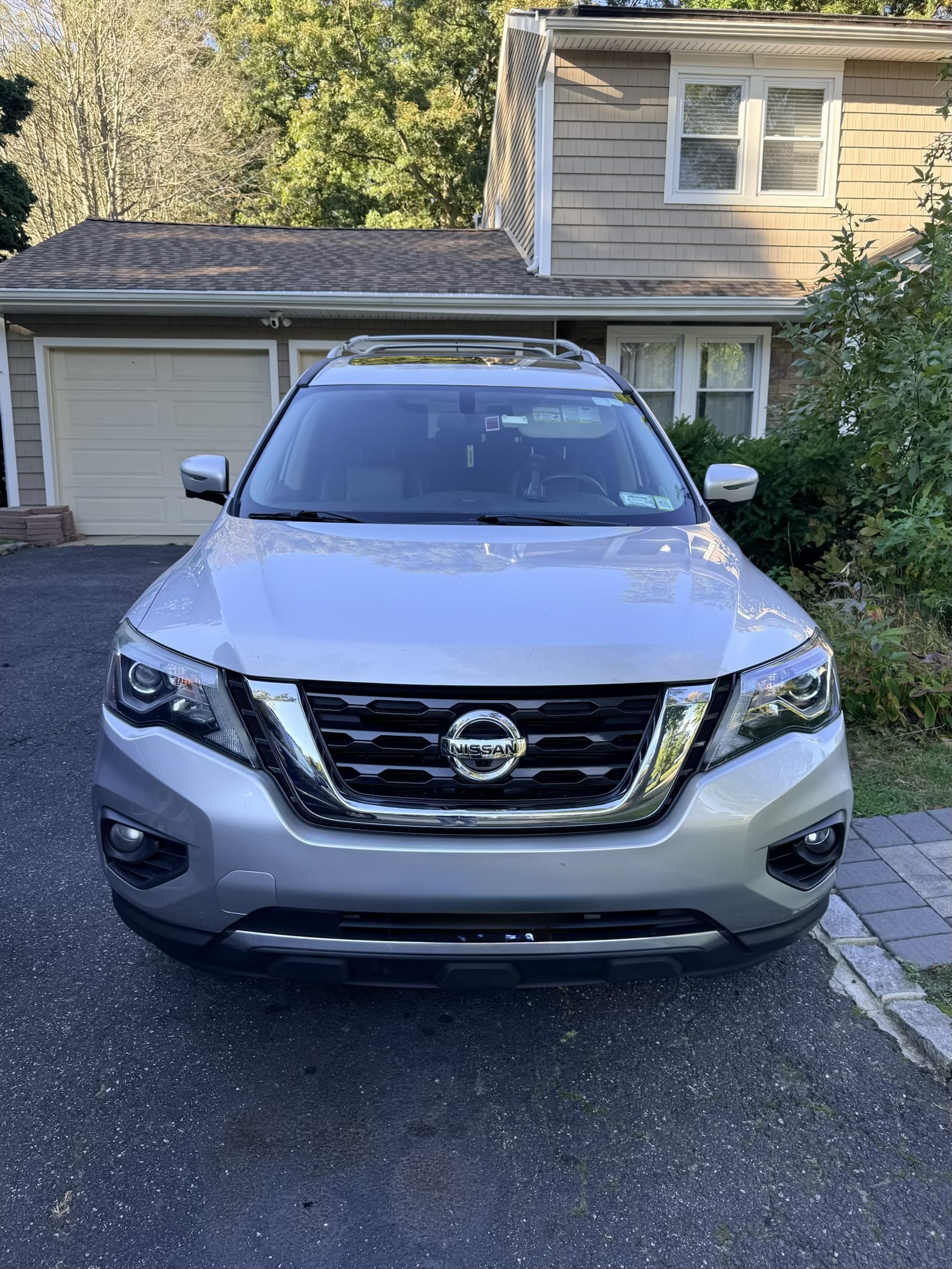 Used 2018 Nissan Pathfinder SL w/ SL Premium Package AWD/4WD image 1