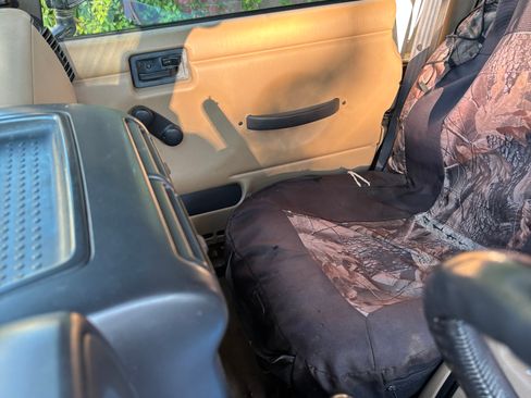 Used 1999 Jeep Wrangler Sahara AWD/4WD image 13
