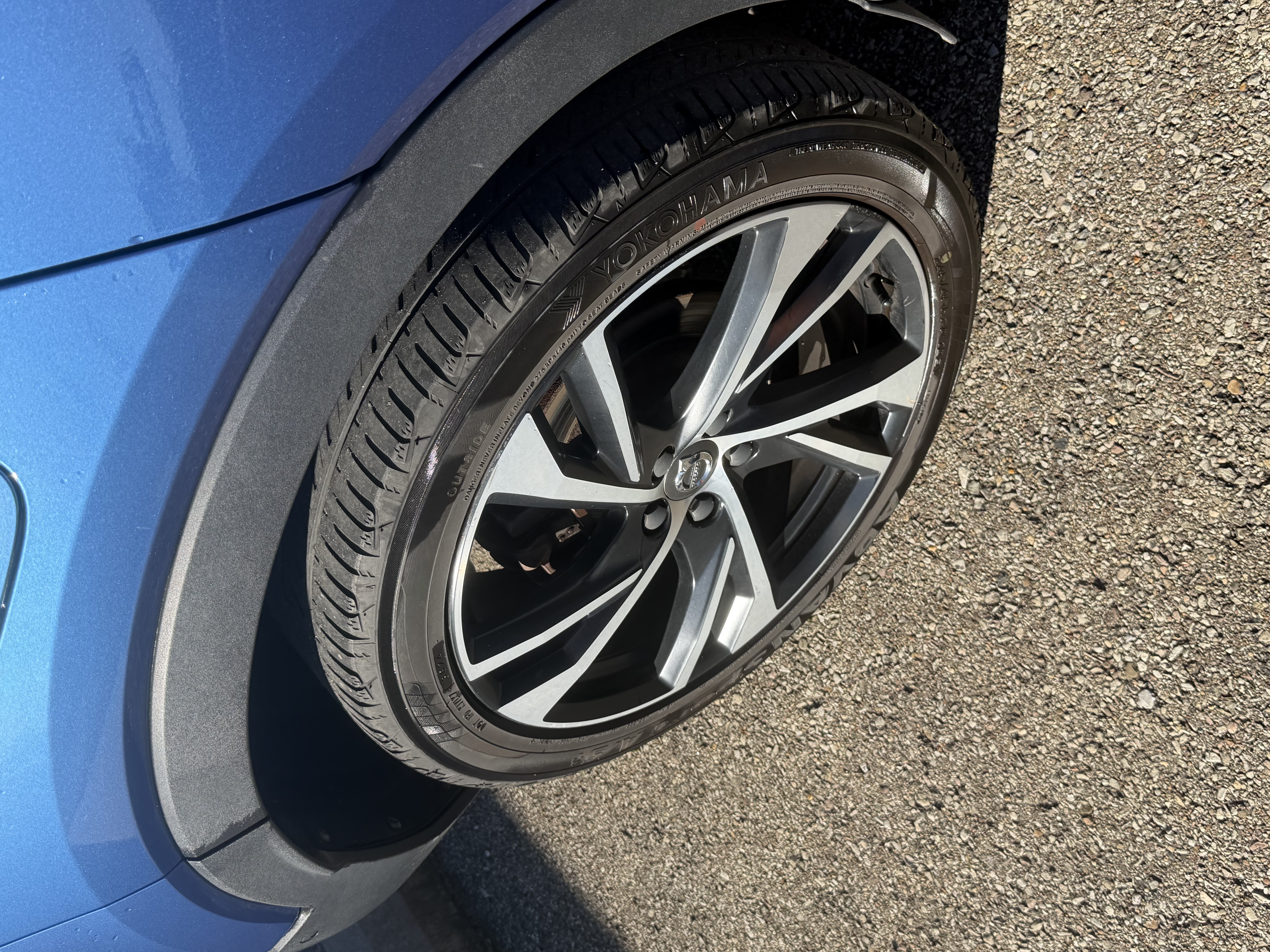 Used 2021 Volvo XC40 T5 R-Design w/ Protection Package Premier AWD/4WD image 13