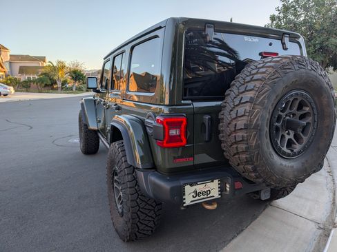 Used 2022 Jeep Wrangler Unlimited Rubicon w/ Xtreme Recon 35" Tire Package image 5