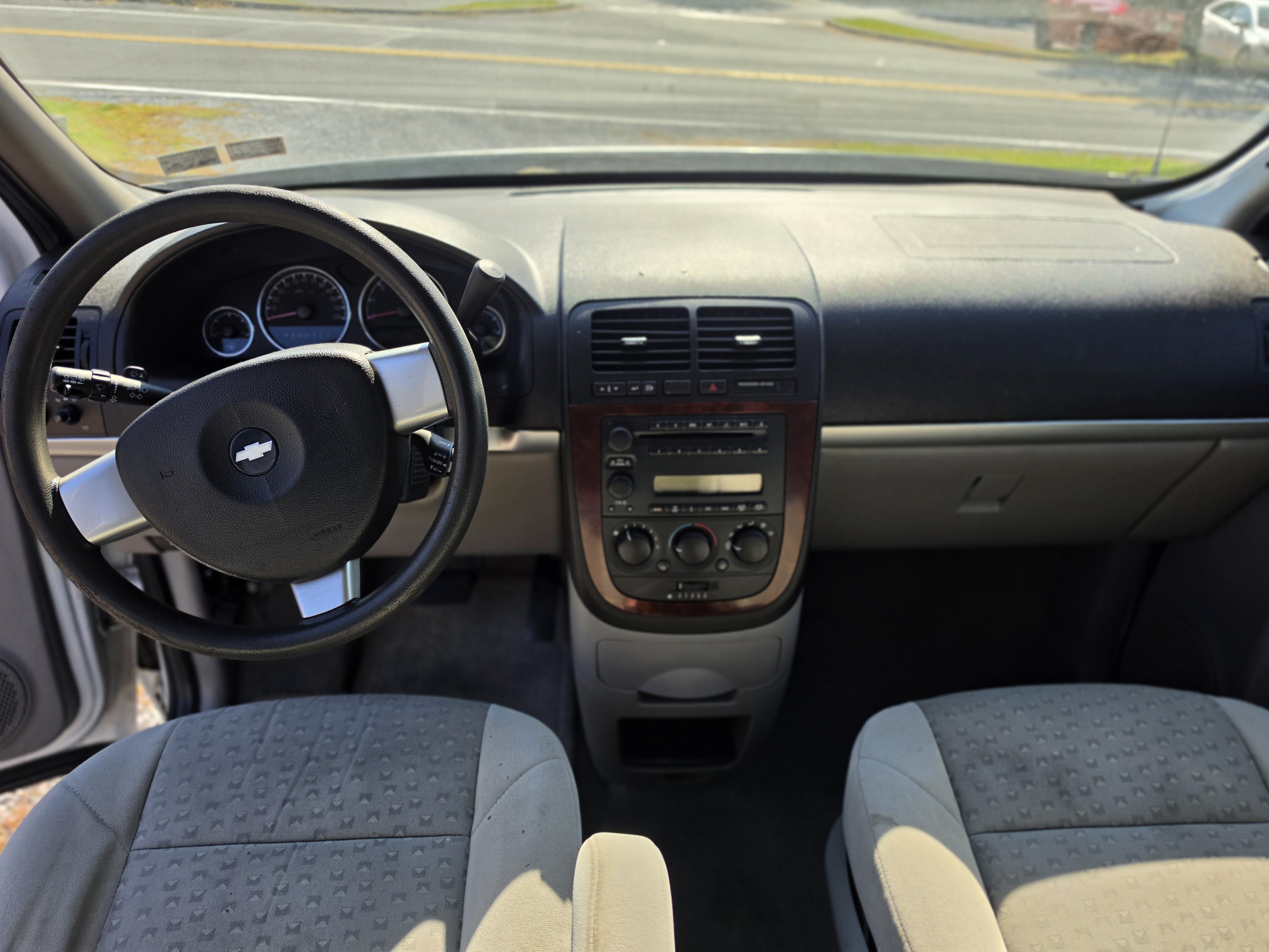 Used 2007 Chevrolet Uplander LS w/ Climate Package FWD image 16