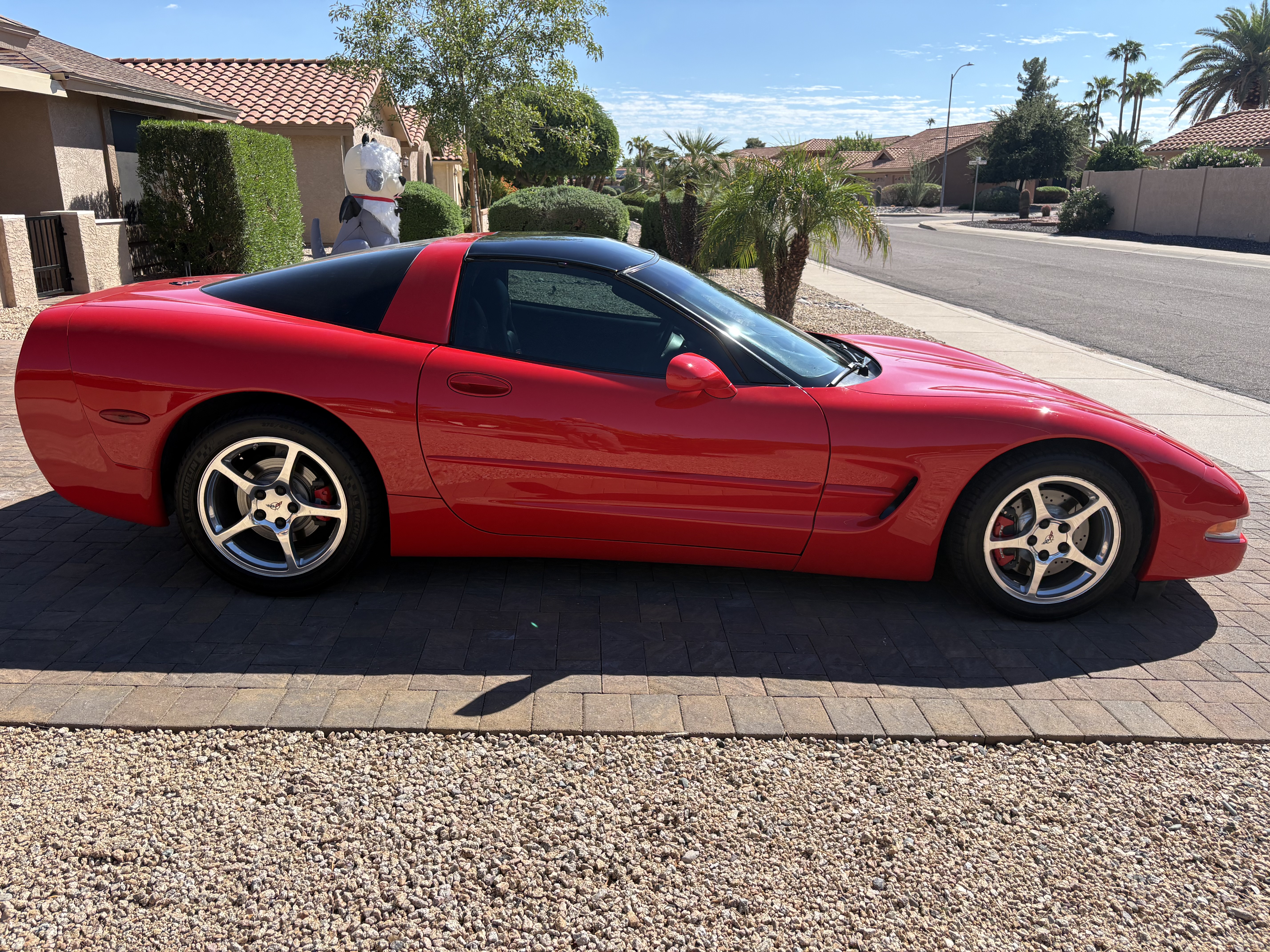 Used 2001 Chevrolet Corvette Coupe w/ Preferred Equipment Group2 RWD image 1